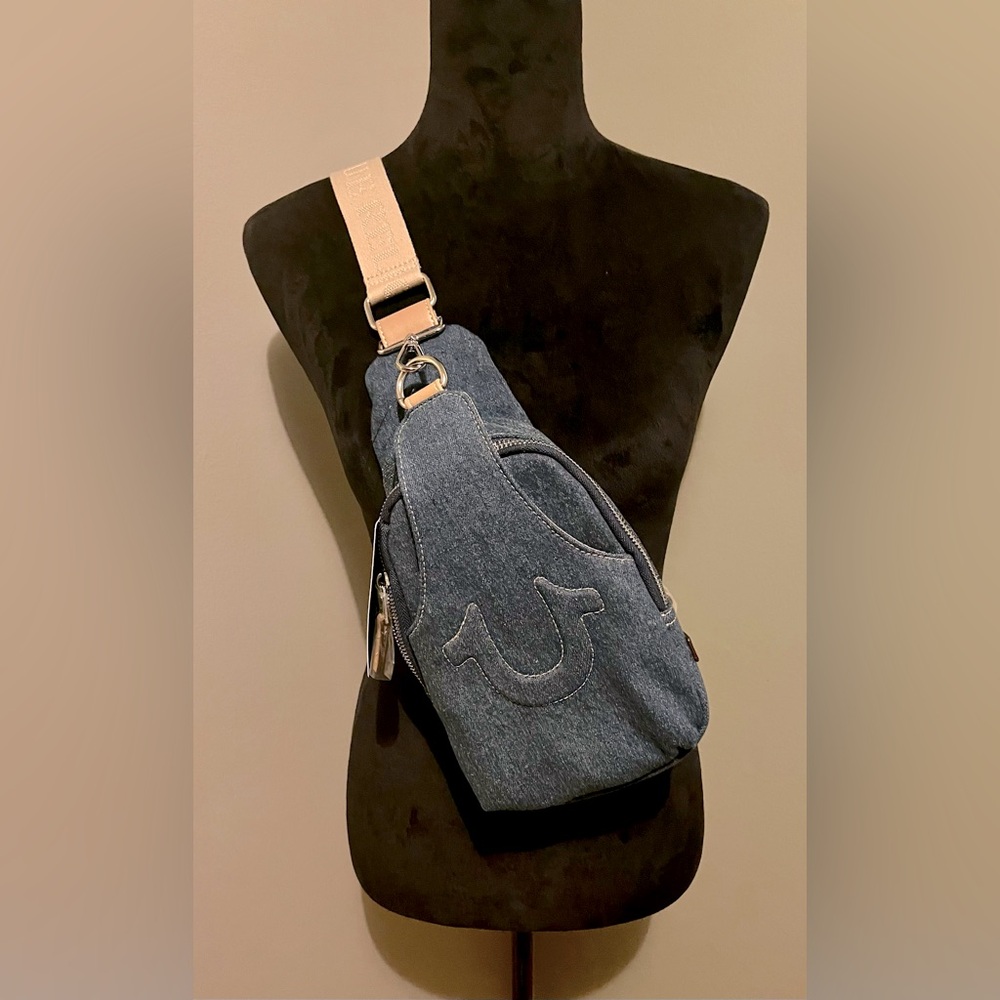 NWT! TRUE RELIGION DENIM SLING BAG! PERFECT FOR HANDS FREE ACTIVITIES! 5 ⭐️… - Picture 3 of 8